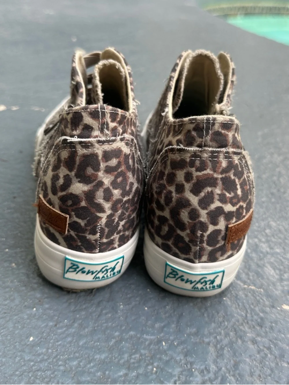 Blowfish leopard print Slip-Ons with zippered sides- size 9, EUC